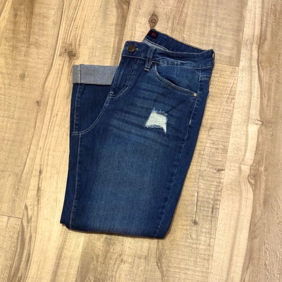 Women’s dollhouse Denim Cuffed Jeans - Picture 3 of 5